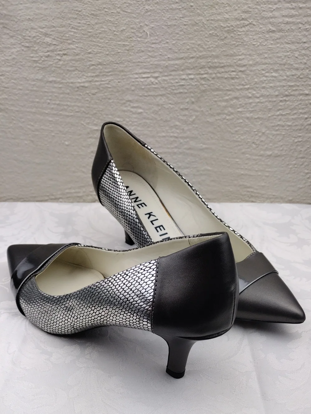 Anne Klein Finn Metallic Grey Pebbled Textured Point Toe Kitten Heel Pump Shoe